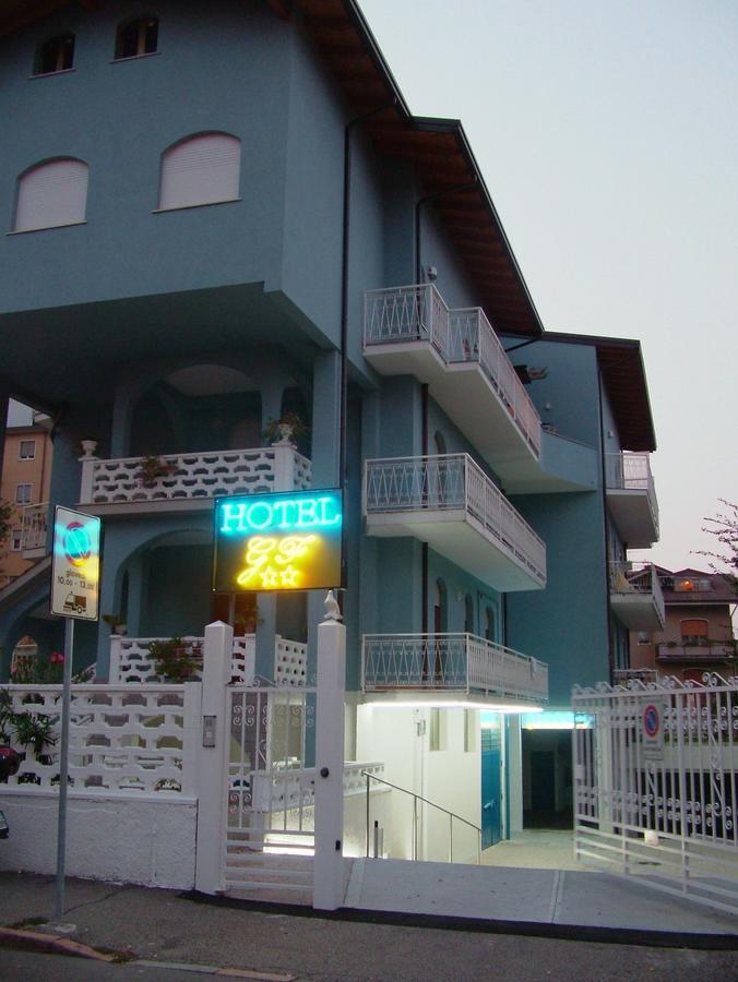 Hotel Gf Cesano Boscone Exterior foto